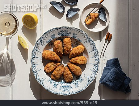 
                Tapas, Mediterrane Küche, Frittierte Muscheln                   