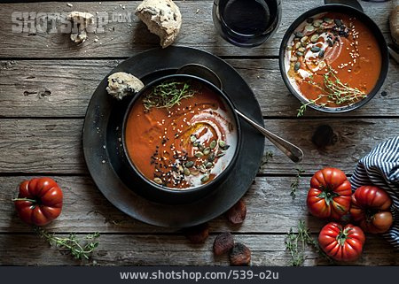 
                Ländlich, Vegetarisch, Mediterrane Küche, Tomatencremesuppe                   