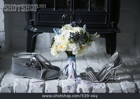 
                Hochzeit, Schuhe, Hochzeitsstrauß                   
