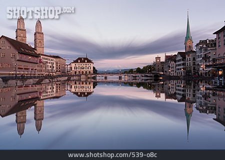 
                Wasserspiegelung, Zürich                   