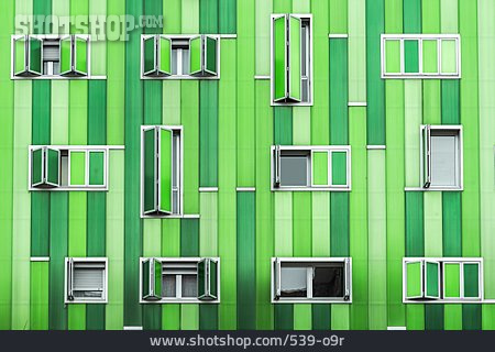 
                Wohnhaus, Grün, Fenster                   