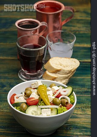 
                Griechischer Salat, Ouzo                   