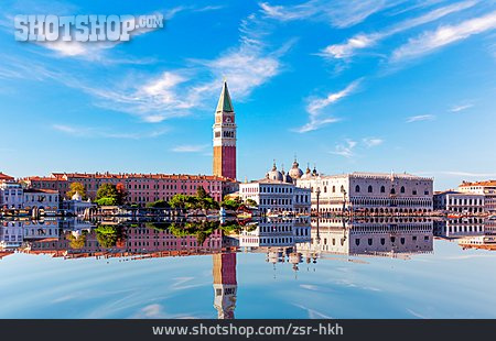 
                Venedig, Dogenpalast, Markusturm, Fotomontage                   