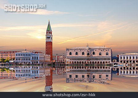 
                Venedig, Markusplatz, Dogenpalast, Markusturm, Fotomontage                   