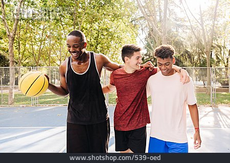 
                Gemeinsam, Freunde, Basketball                   
