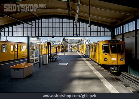 
                U-bahn, Bahnsteig, öffentlicher Nahverkehr                   