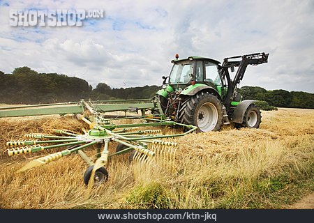 
                Landwirtschaft, Ernte, Traktor, Getreidefeld                   