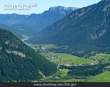 
                Bergdorf, Tirol, Pillerseetal, St. Ulrich Am Pillersee                   