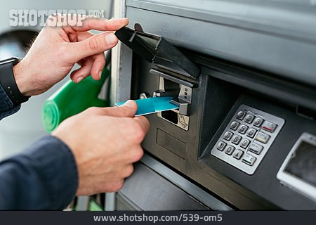 
                Kreditkarte, Bargeldlos, Tankstelle, Elektronisch, Bezahlung                   