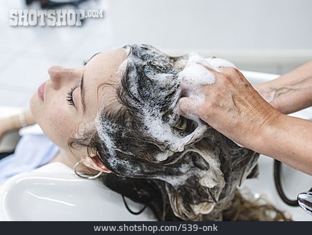
                Friseur, Shampoo, Haare Waschen                   
