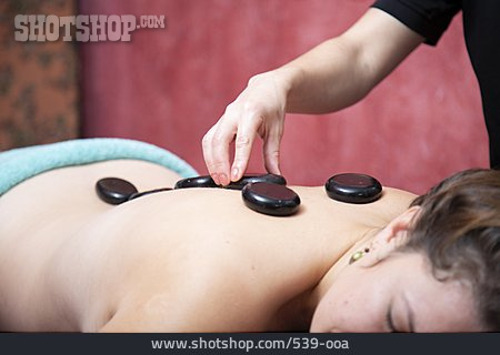 
                Warmsteinmassage, Hot Stone Massage                   