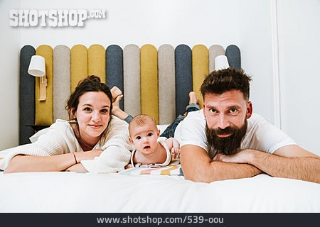 
                Säugling, Eltern, Glücklich, Familienportrait                   