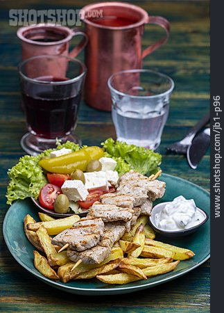 
                Abendessen, Griechische Küche, Fleischspieße, Souvlaki                   