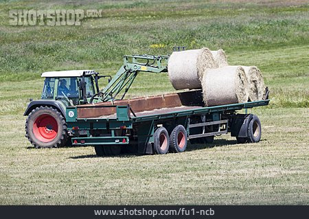 
                Strohballen, Traktor, Strohernte                   