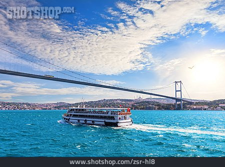 
                Istanbul, Ausflugsboot, Bosporus-brücke, Brücke Der Märtyrer Des 15. Juli                   
