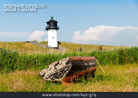 
                Leuchtturm, Holzboot, Dicke Berta                   