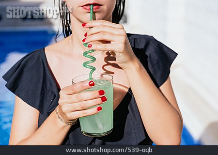 
                Junge Frau, Trinken, Sommer, Cocktail                   