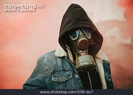 
                Rauch, Gasmaske, Demonstrant                   