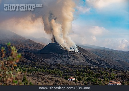 
                Vulkanismus, Vulkanausbruch, Aktiver Vulkan, Cumbre Vieja                   