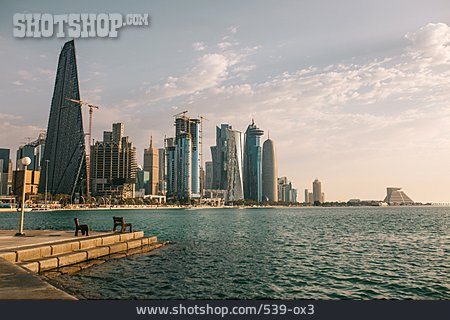 
                Skyline, Doha, Katar                   