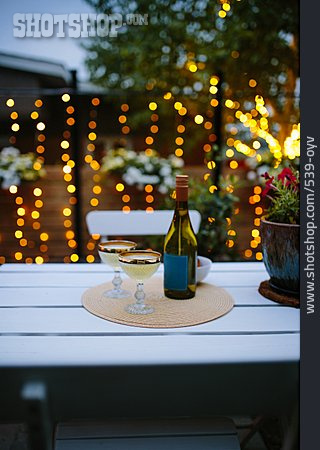
                Sommer, Beleuchtung, Abendstimmung, Weinglas, Terrasse                   