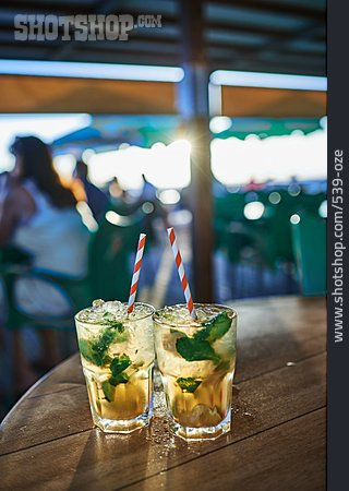 
                Gegenlicht, Sommer, Cocktail, Bar                   