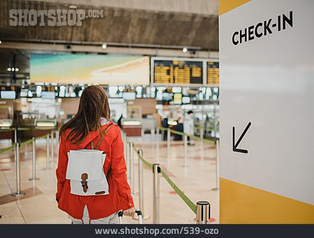 
                Flughafen, Check-in, Reisende                   