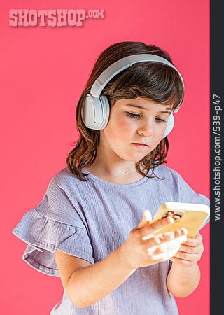 
                Mädchen, Smartphone, Hinsehen, Musik Hören                   
