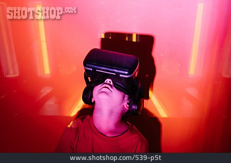 
                Junge, Virtuelle Realität, Lichtstimmung, 3d-brille                   