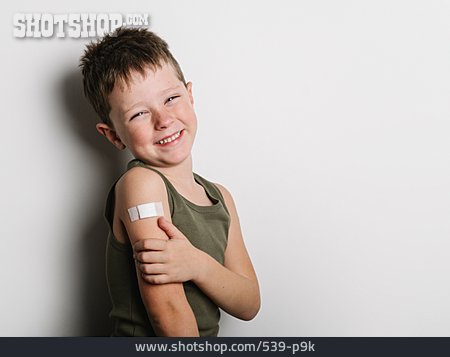 
                Junge, Lachen, Impfung, Oberarm                   