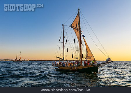 
                Ostsee, Segelschiff, Hanse Sail                   