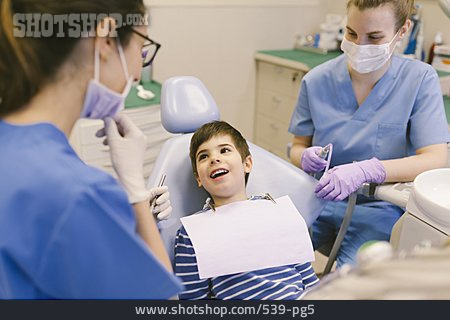 
                Patient, Zahnmedizin, Zahnärztin, Kinderzahnarzt                   