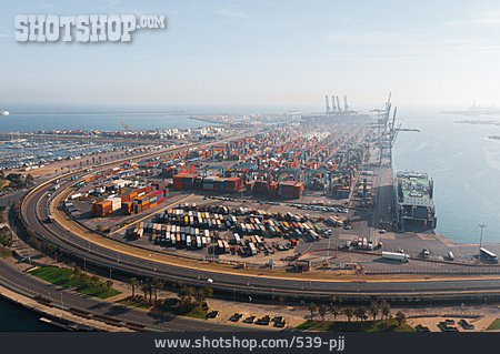
                Containerhafen, Valencia, Drohnenflug                   