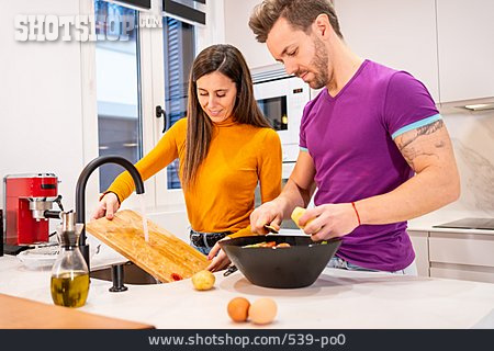 
                Paar, Kochen, Gemeinsam                   