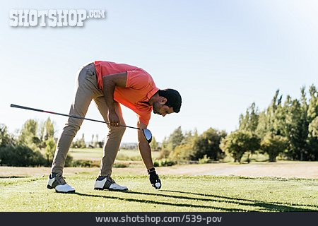 
                Golfball, Golfspieler, Aufteen                   