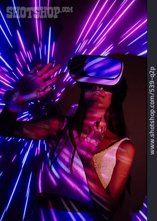 
                Frau, Licht, Virtuelle Realität, Strahlenförmig, Simulation                   