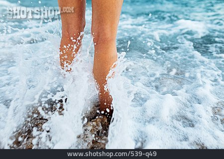 
                Meer, Füße, Strömung                   