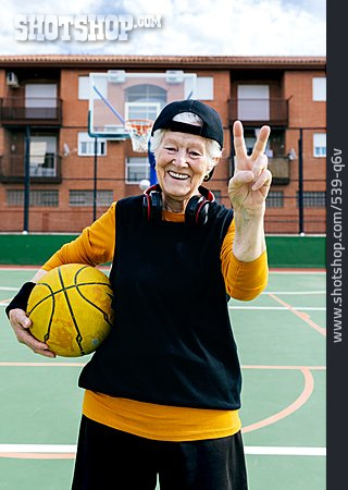 
                Cool, Geste, Basketball, Aktive Seniorin                   