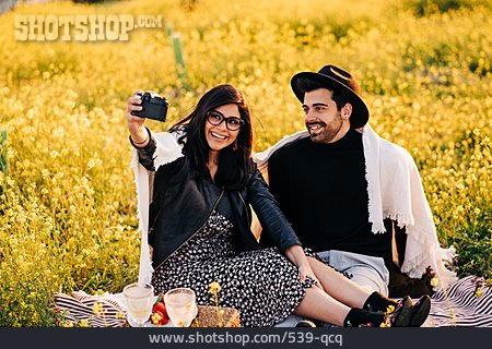 
                Paar, Glücklich, Picknick, Selfie                   