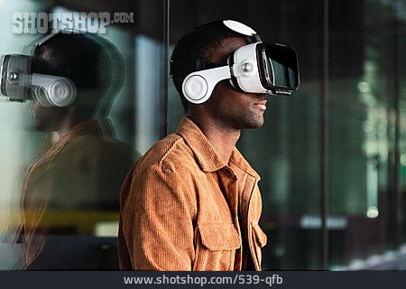 
                Virtuelle Realität, Head-mounted Display, Person Of Color                   