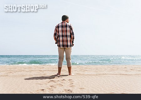 
                Junger Mann, Strand, Meer                   