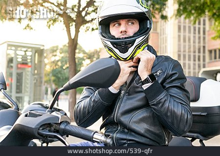 
                Motorradhelm, Schutzkleidung, Motorradfahrer                   