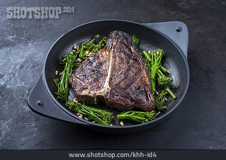 
                Abendessen, Porterhouse-steak                   