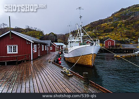 
                Fischerboot, Norwegen, Fischerdorf, Lofoten                   