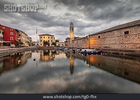 
                Hafen, Altstadt, Garda                   