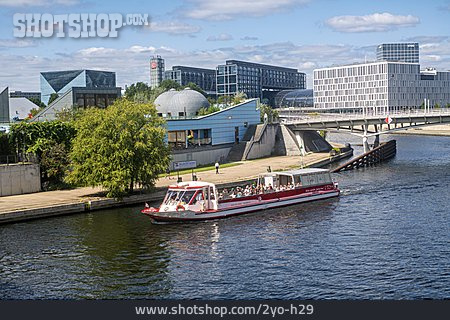 
                Berlin, Spree, Ausflugsboot                   