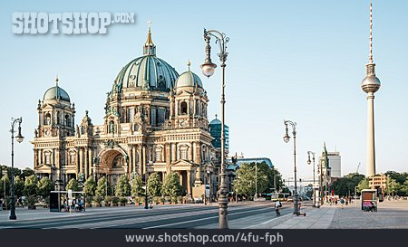 
                Berlin, Fernsehturm, Berliner Dom, Unter Den Linden                   