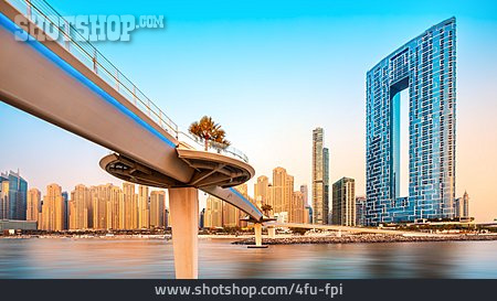 
                Dubai, Bluewaters Brücke                   