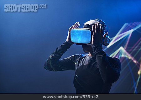 
                Videobrille, Head-mounted Display                   