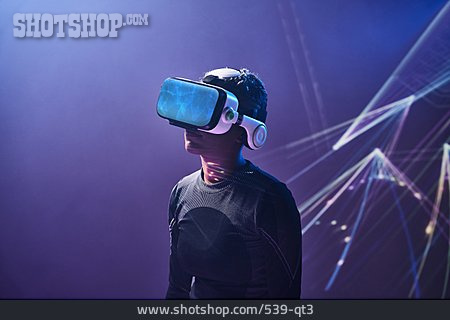 
                Virtuelle Realität, Simulation, Videobrille                   